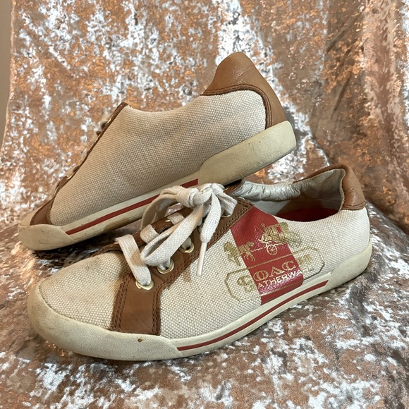 coach tennies! 🍎 - Picture 1 of 3